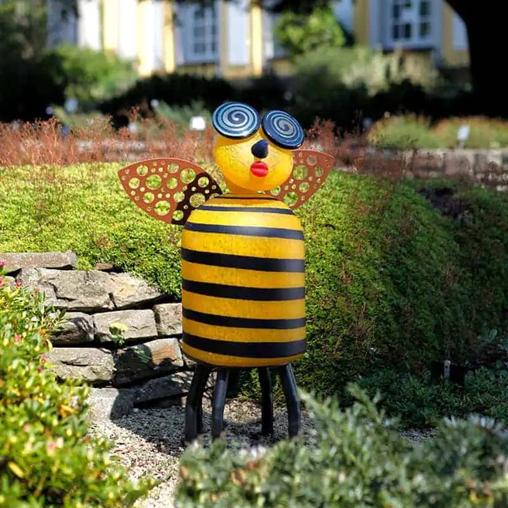 Suzy Bee