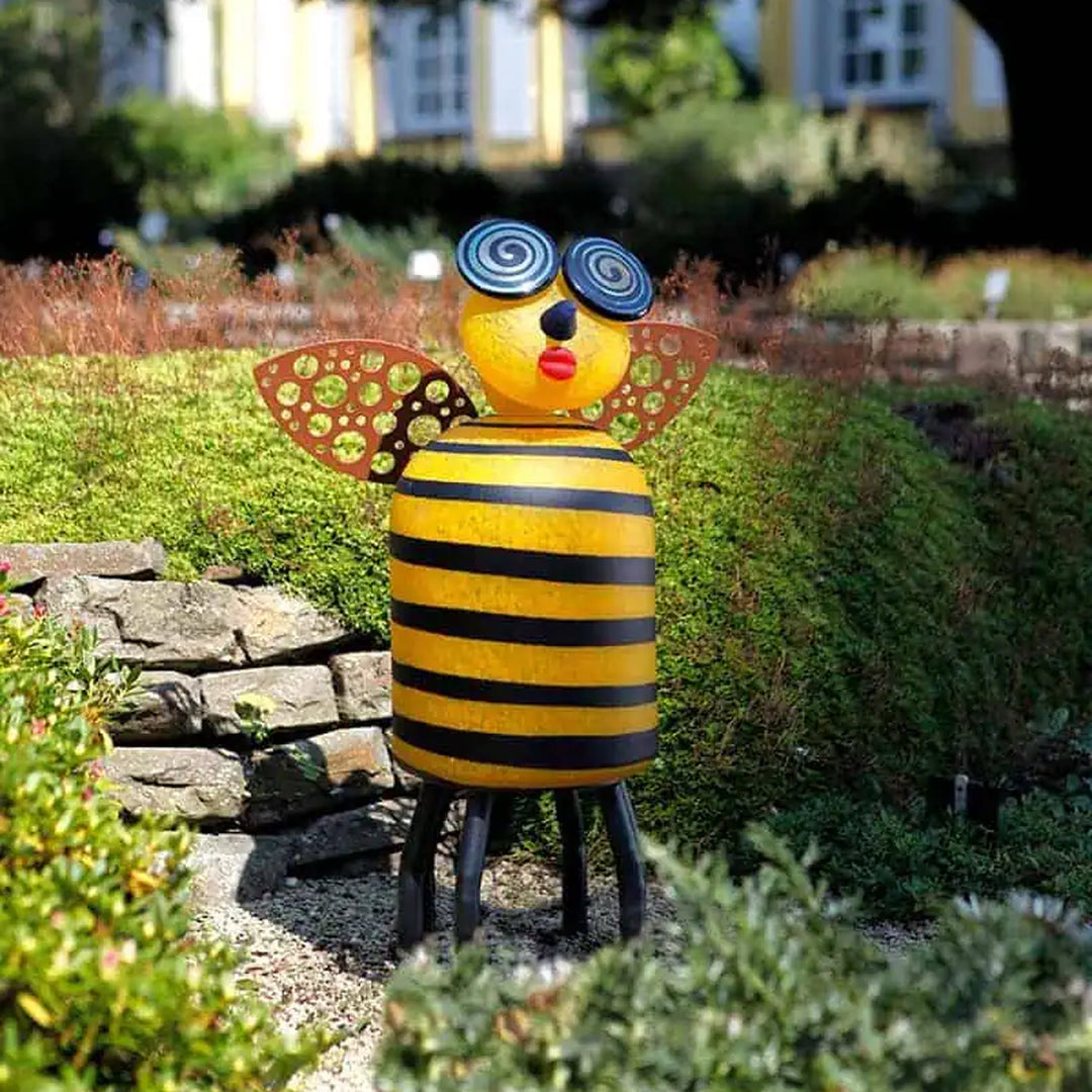 Suzy Bee
